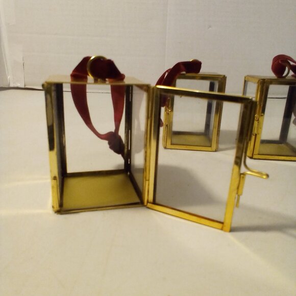 Glass Shadow Box Ornament 2.5" x 2" Empty Gold Red Ribbon Lot of 4 - Picture 7 of 10